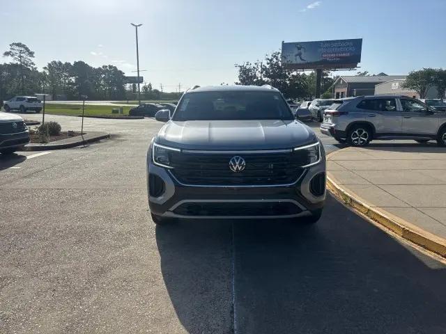 2026 Volkswagen Atlas Cross Sport SE with Technology
