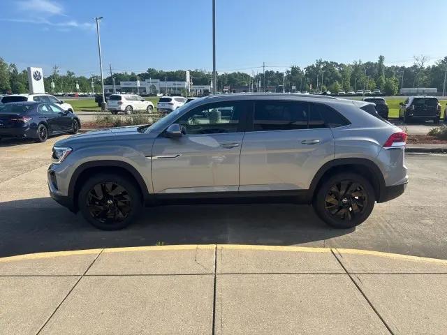 2026 Volkswagen Atlas Cross Sport SE with Technology