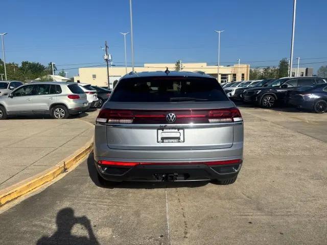 2026 Volkswagen Atlas Cross Sport SE with Technology