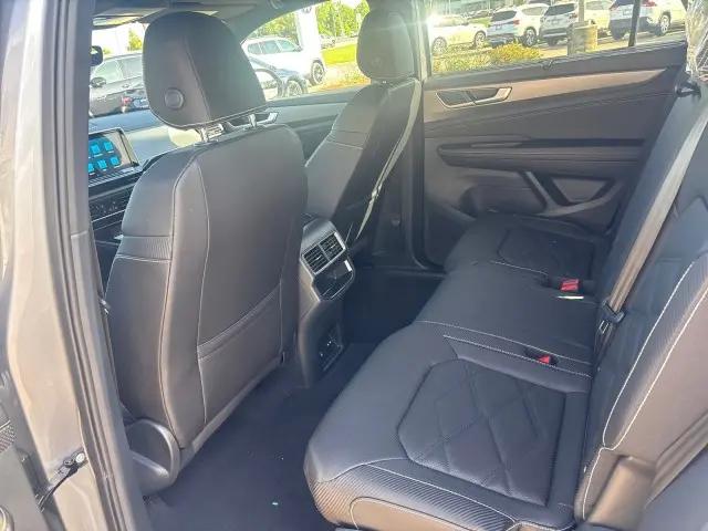 2026 Volkswagen Atlas Cross Sport SE with Technology
