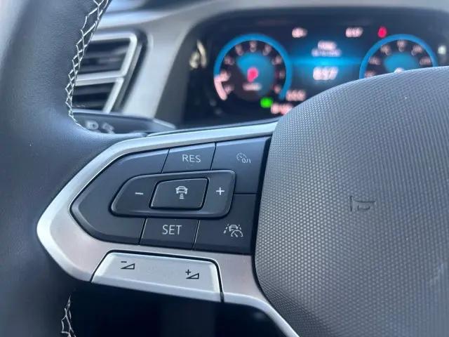 2026 Volkswagen Atlas Cross Sport SE with Technology