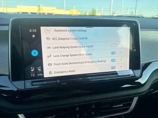 2026 Volkswagen Atlas Cross Sport SE with Technology
