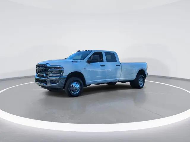 2026 Ram 3500 Tradesman Crew Cab 4x4 8' Box