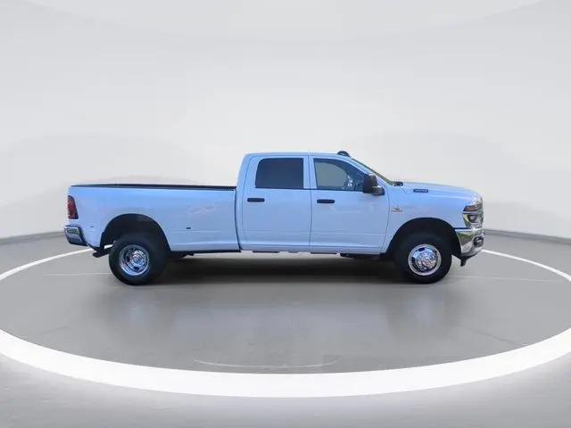 2026 Ram 3500 Tradesman Crew Cab 4x4 8' Box