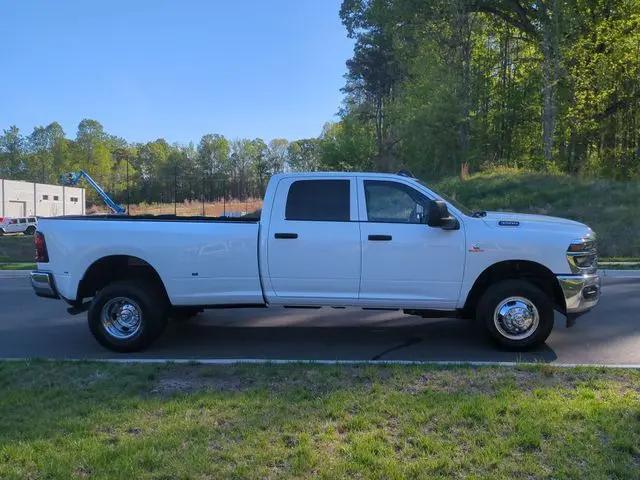 2026 Ram 3500 Tradesman Crew Cab 4x4 8' Box