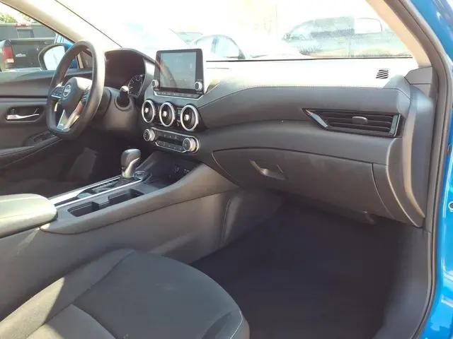 2024 Nissan Sentra SV Xtronic CVT
