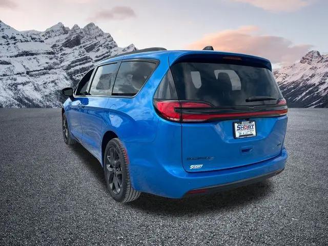 2026 Chrysler Pacifica Select AWD