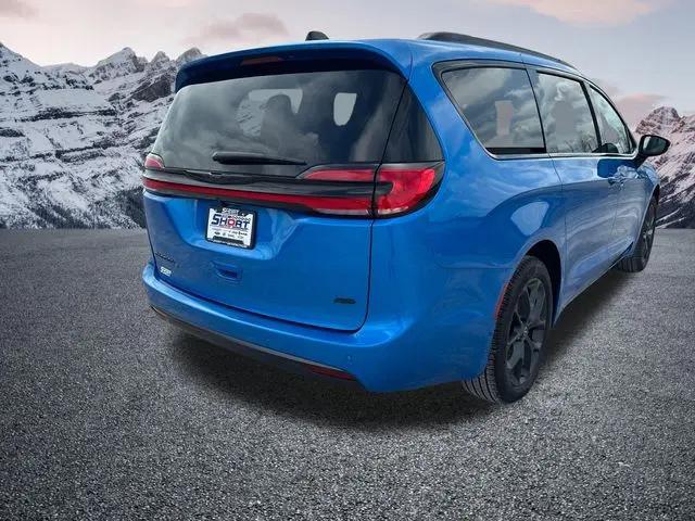 2026 Chrysler Pacifica Select AWD
