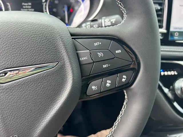 2026 Chrysler Pacifica Select AWD