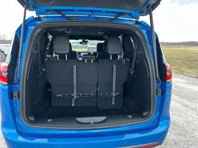 2026 Chrysler Pacifica Select AWD