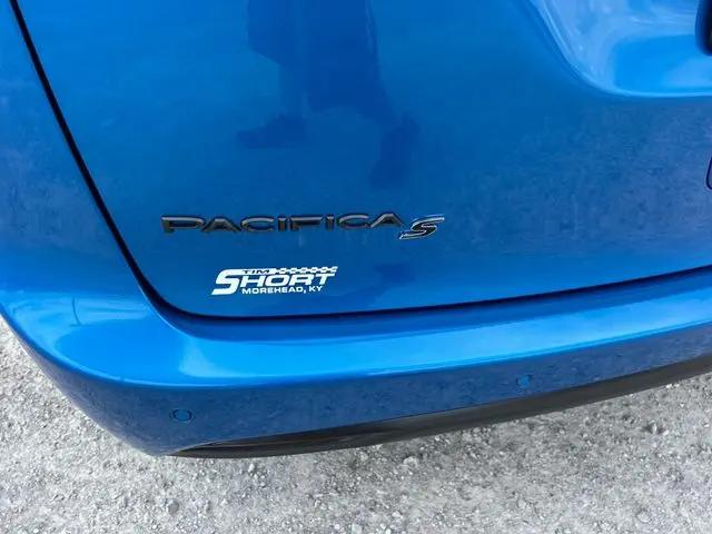 2026 Chrysler Pacifica Select AWD