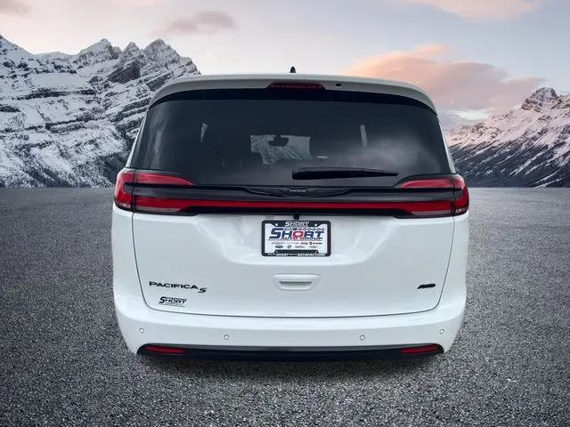 2026 Chrysler Pacifica Select AWD