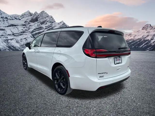 2026 Chrysler Pacifica Select AWD