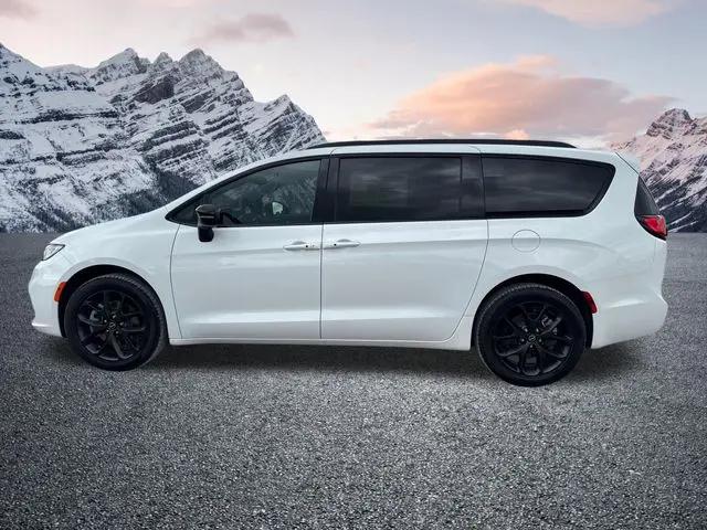 2026 Chrysler Pacifica Select AWD
