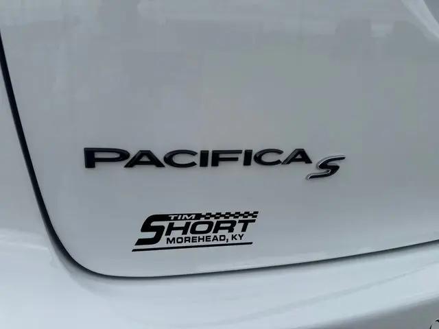 2026 Chrysler Pacifica Select AWD