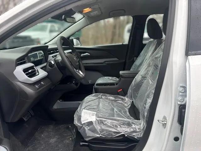 2027 Chevrolet Bolt LT FWD