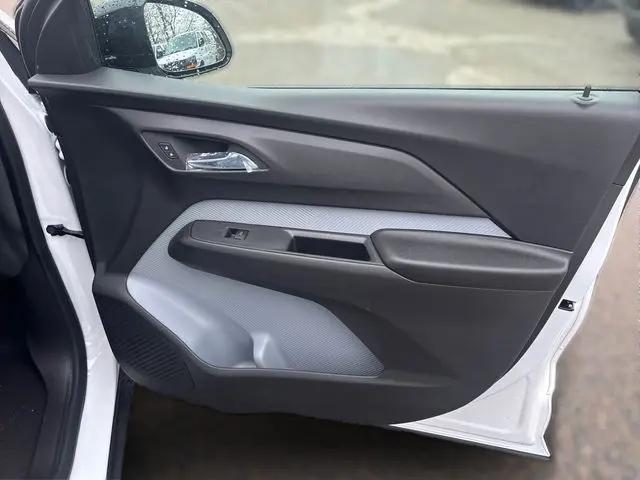 2027 Chevrolet Bolt LT FWD