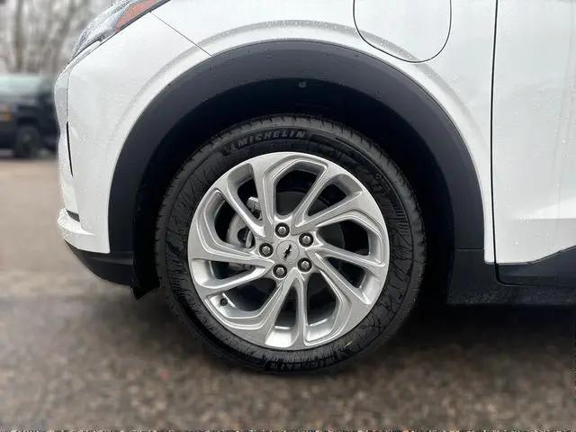 2027 Chevrolet Bolt LT FWD