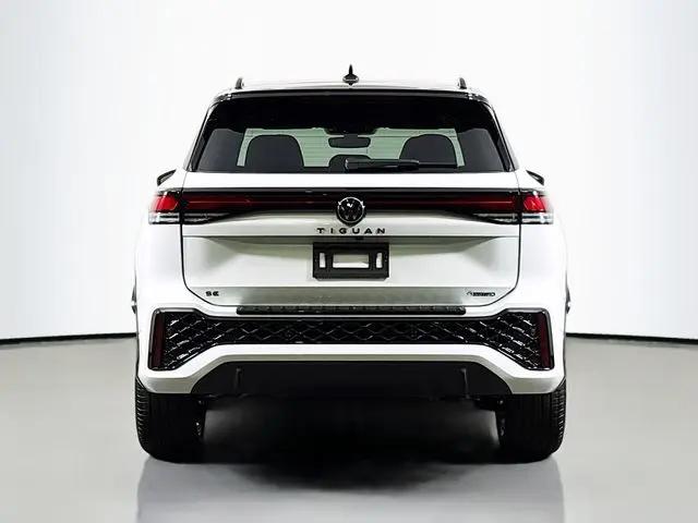 2026 Volkswagen Tiguan SE R-Line Black