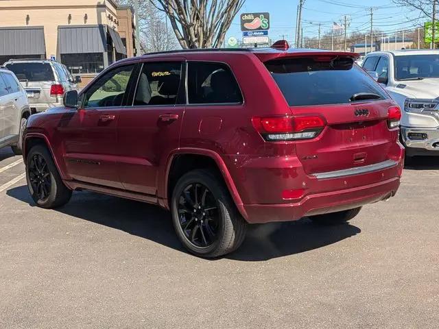 2022 Jeep Grand Cherokee Laredo X 4x4