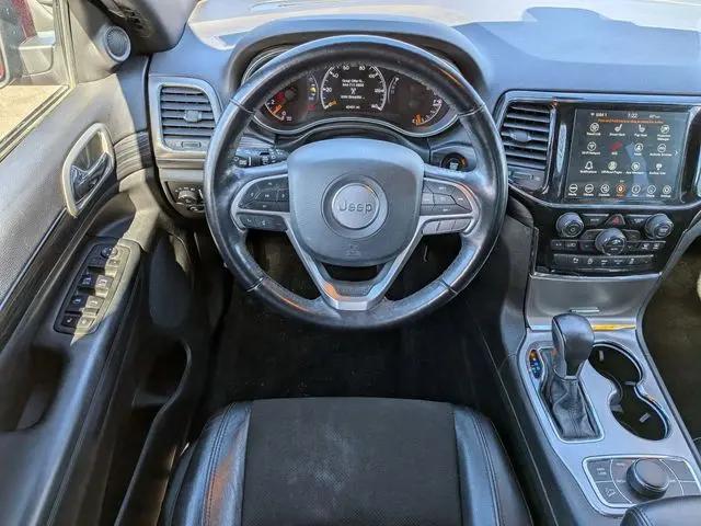 2022 Jeep Grand Cherokee Laredo X 4x4