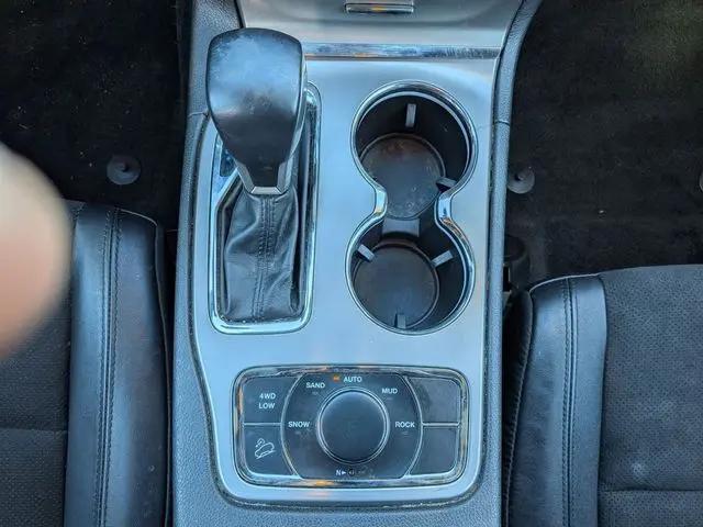 2022 Jeep Grand Cherokee Laredo X 4x4