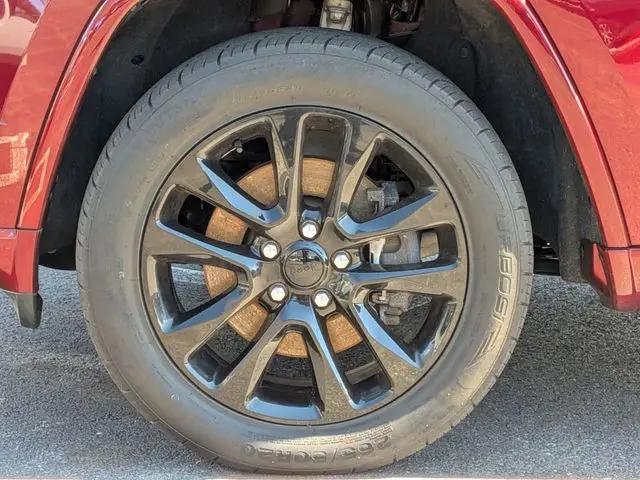 2022 Jeep Grand Cherokee Laredo X 4x4