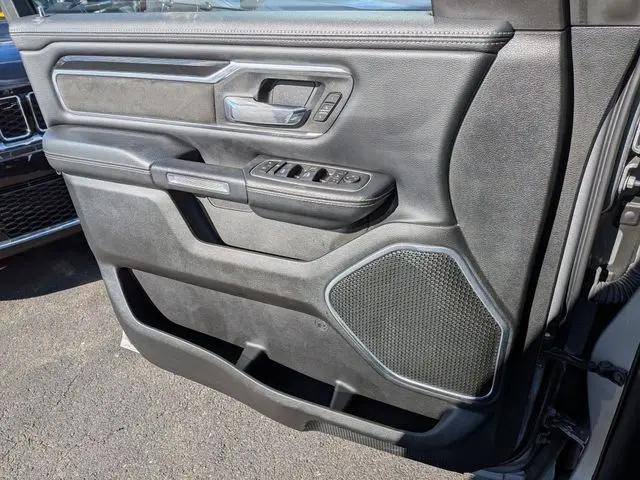 2022 Ram 1500 Laramie Crew Cab 4x4 5'7" Box