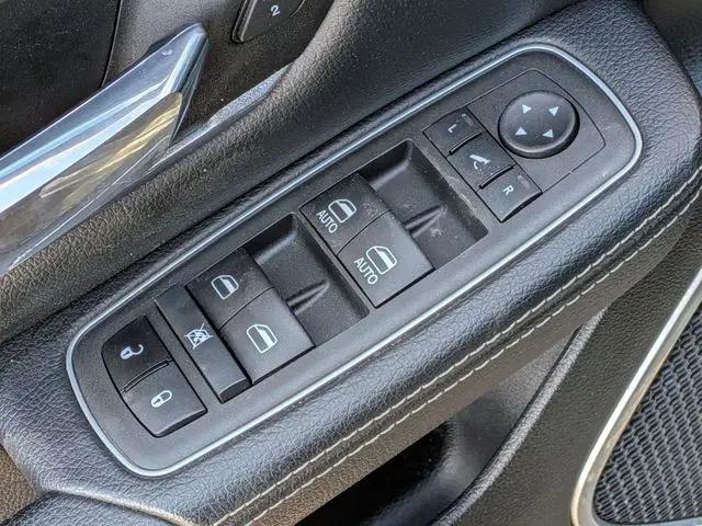 2022 Ram 1500 Laramie Crew Cab 4x4 5'7" Box