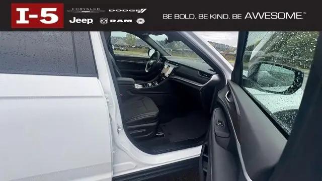 2026 Jeep Grand Cherokee Altitude 4x4