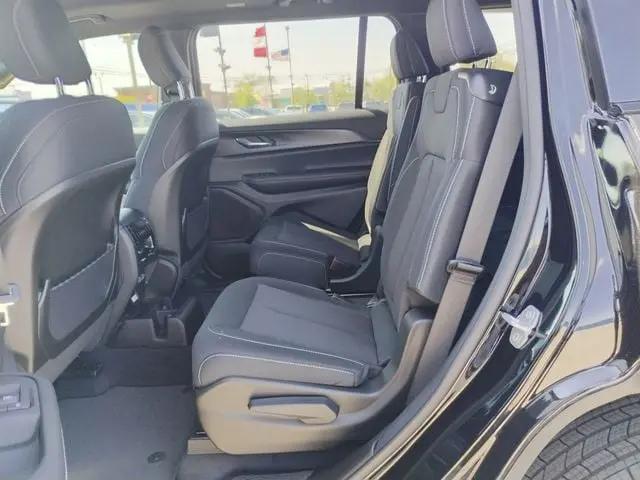 2026 Jeep Grand Cherokee L Altitude 4x4