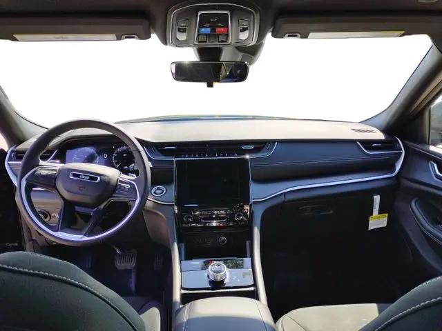 2026 Jeep Grand Cherokee L Altitude 4x4