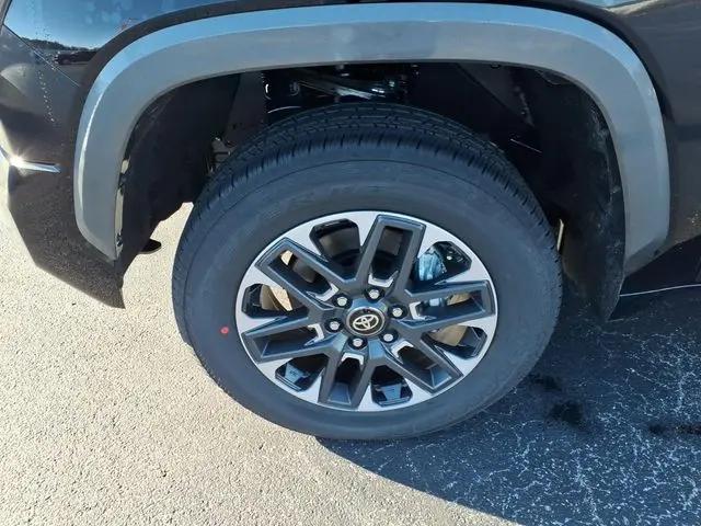 2026 Toyota Tundra Limited CrewMax 5.5' Bed