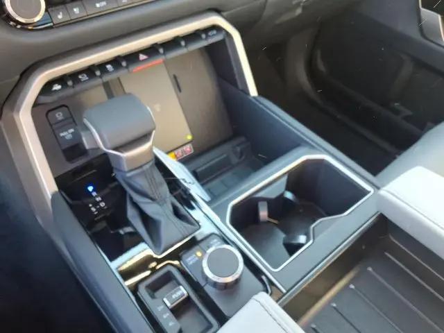 2026 Toyota Tundra Limited CrewMax 5.5' Bed