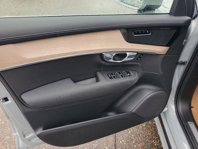 2026 Volvo XC90 Plus, B6 AWD Gas (mild hybrid), Gasoline, Bright, 7 Seats