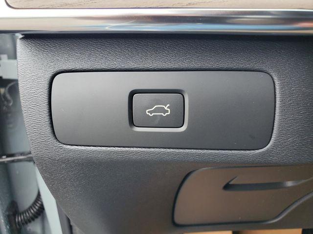 2026 Volvo XC90 Plus, B6 AWD Gas (mild hybrid), Gasoline, Bright, 7 Seats