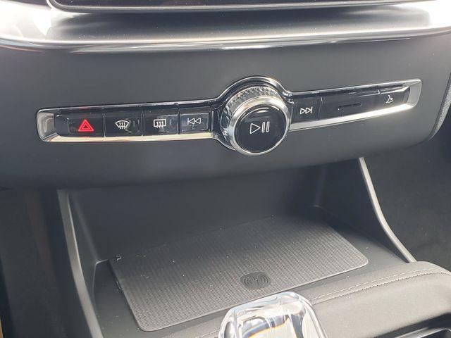 2026 Volvo XC90 Plus, B6 AWD Gas (mild hybrid), Gasoline, Bright, 7 Seats