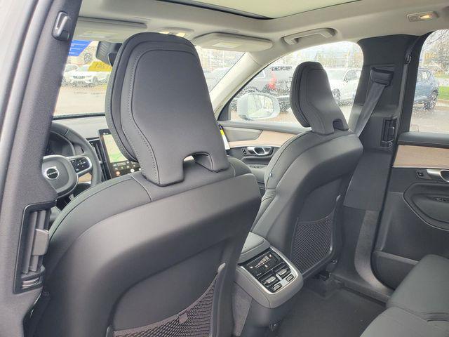 2026 Volvo XC90 Plus, B6 AWD Gas (mild hybrid), Gasoline, Bright, 7 Seats