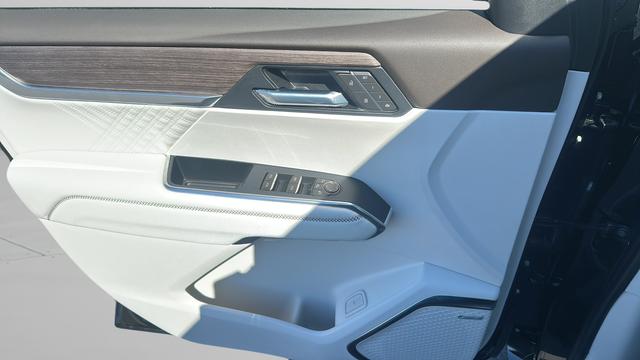 2026 GMC Acadia Denali AWD