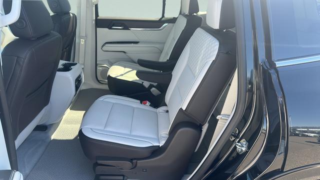 2026 GMC Acadia Denali AWD