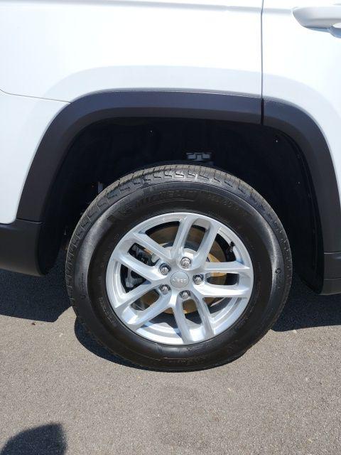 2025 Jeep Grand Cherokee L Laredo X 4x4