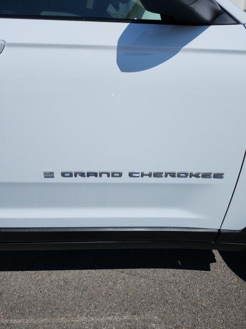 2025 Jeep Grand Cherokee L Laredo X 4x4