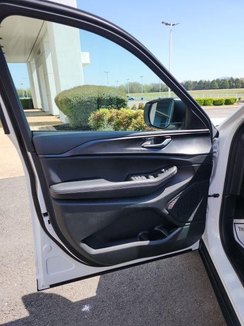 2025 Jeep Grand Cherokee L Laredo X 4x4