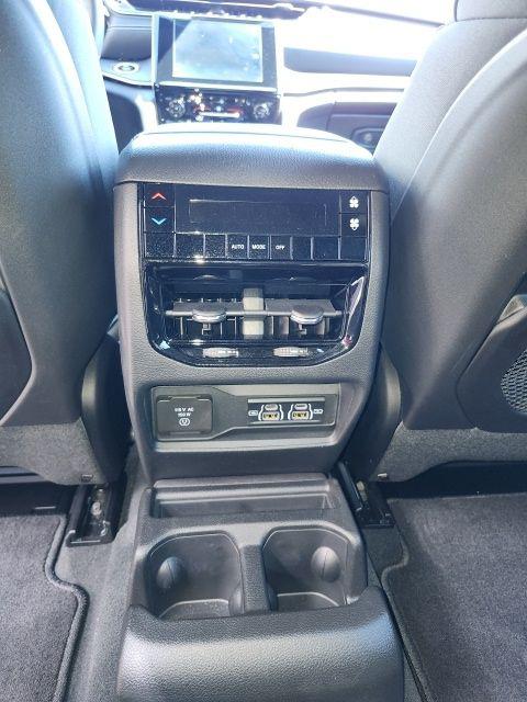 2025 Jeep Grand Cherokee L Laredo X 4x4