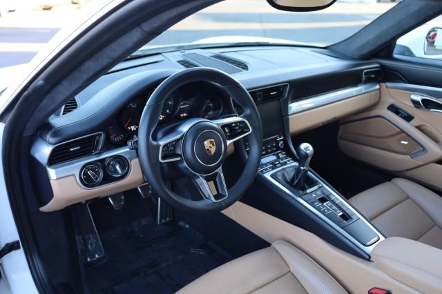 2017 Porsche 911 Carrera