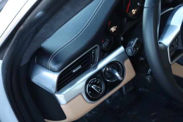 2017 Porsche 911 Carrera