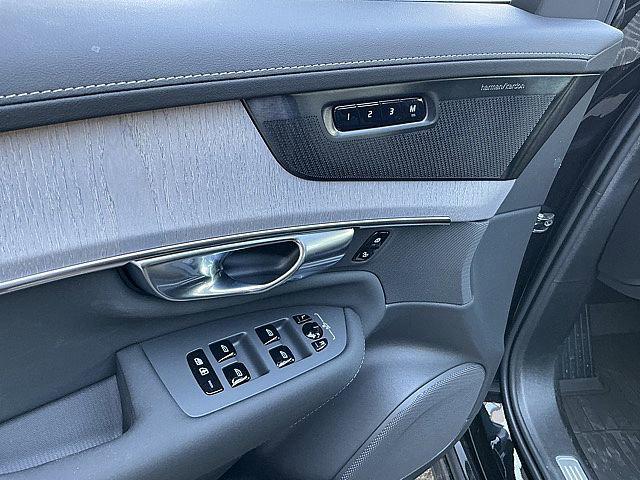 2026 Volvo XC90 Ultra, B6 AWD Gas (mild hybrid), Gasoline, Bright, 7 Seats