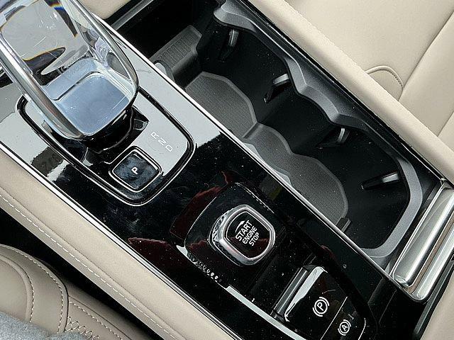 2026 Volvo XC90 Plug-In Hybrid Plus, T8 AWD, Electric/Gasoline, Bright, 7 Seats