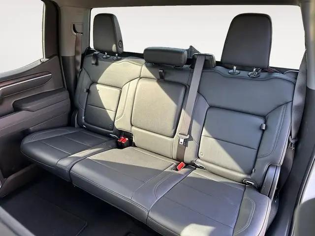 2025 GMC Sierra 1500 4WD Crew Cab Short Box SLT