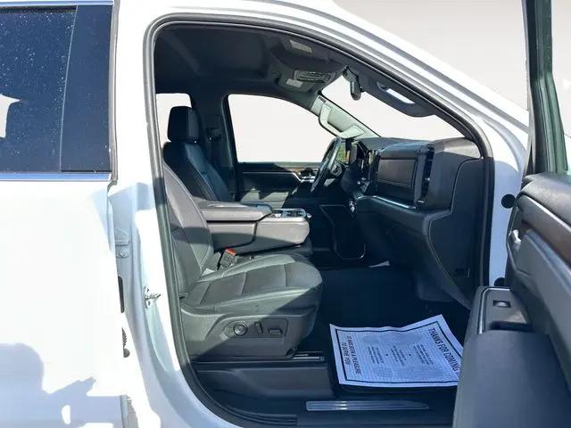 2025 GMC Sierra 1500 4WD Crew Cab Short Box SLT